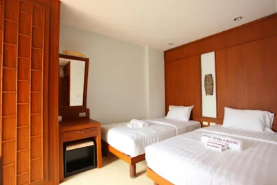 Deluxe tweepersoonskamer met 2 aparte bedden — Lotus Hotel Patong